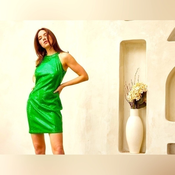 Reverse Pink Sequence Cocktail Dress size L NWT - Picture 1 of 4